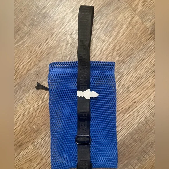 Free People Movement Mini Mesh Sling Water Bottle Holder - Picture 5 of 14